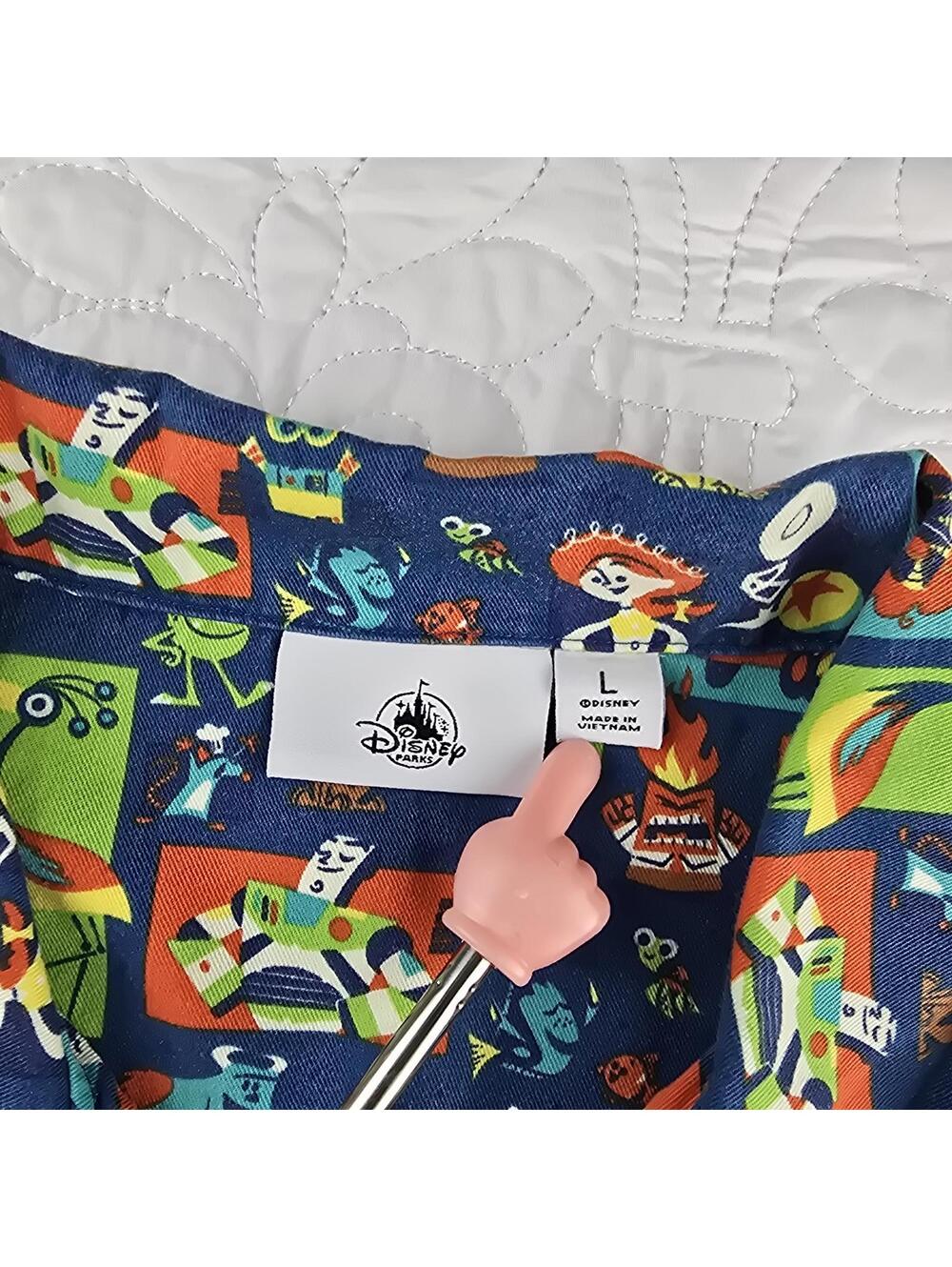 Disney Parks Pixar Toy Story Button up Buzz Woody Alien Men's Size Large - Picture 6 of 7